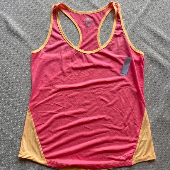 *NWT* Women's Old Navy Activewear Tank - Sz. M - Picture 1 of 4
